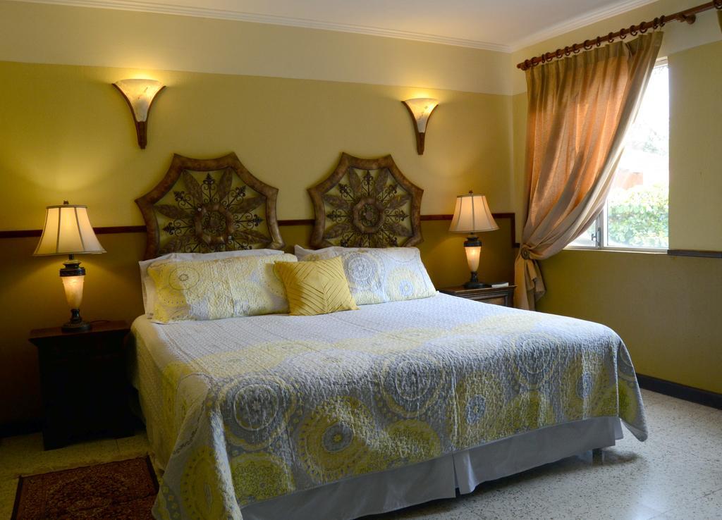 Hostal Villa Toscana Città del Guatemala Esterno foto